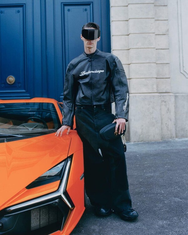 Кампанія Balenciaga Lamborghini1
