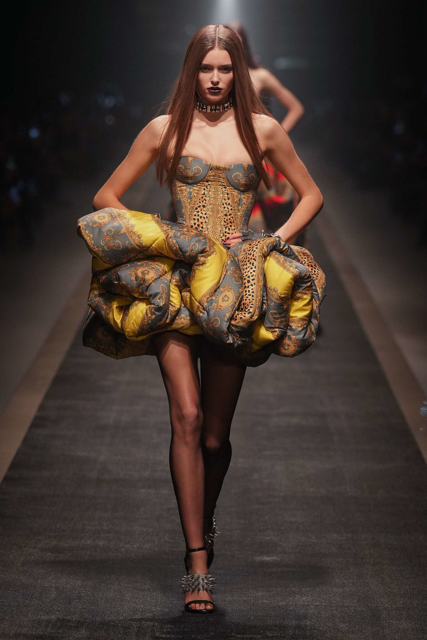 Останній = показ Versace