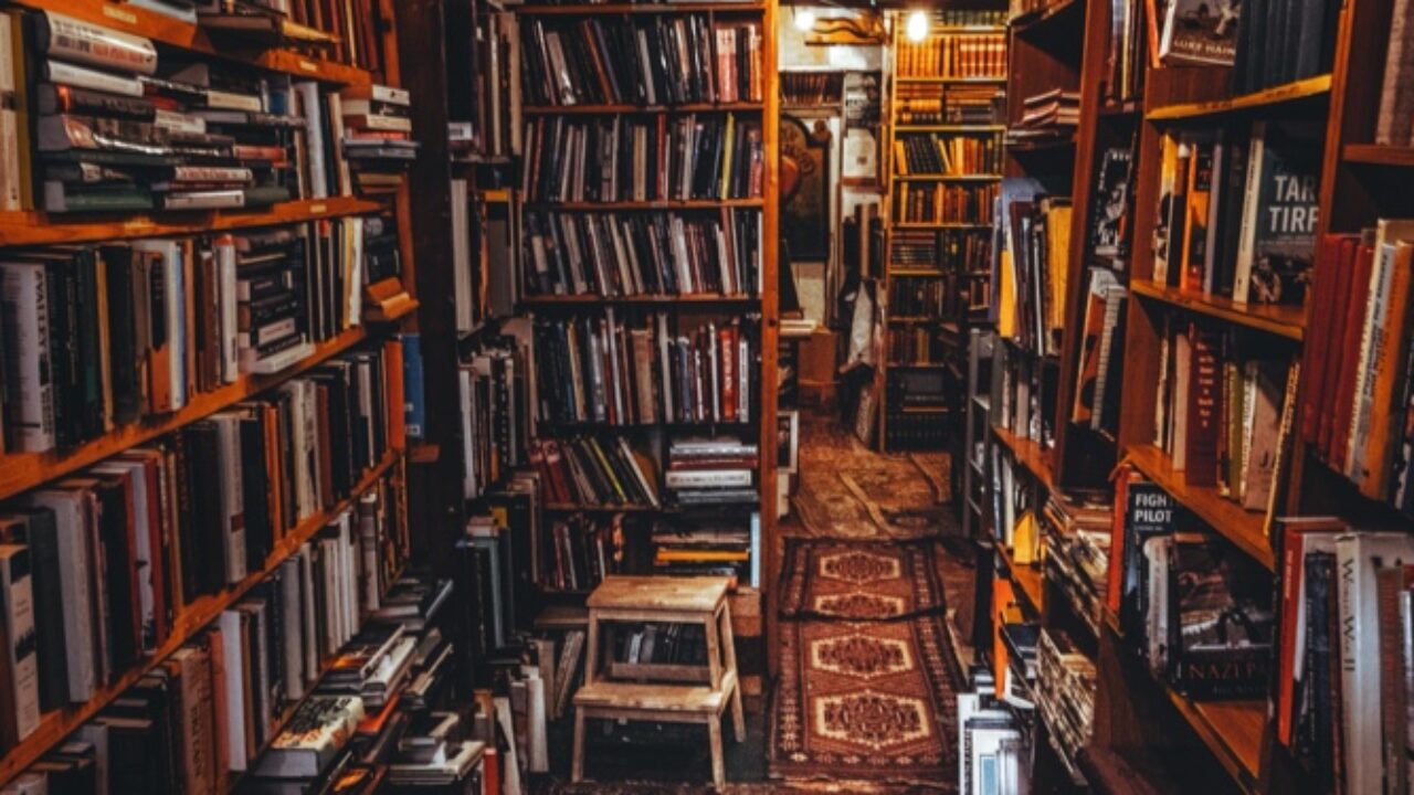 Найстильніший книжковий магазин Saint Laurent Babylone