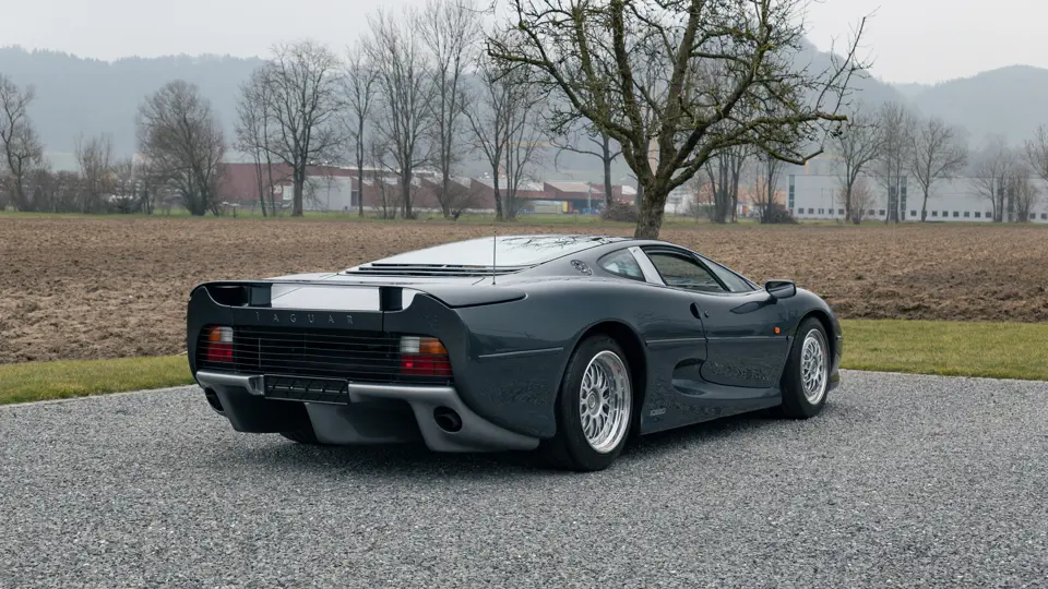 Унікальний Jaguar Xi220 на аукціоні Sothebys2