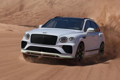 Bentley відкладає повну електрифікацію Що означає зміна з 2030 на 2035