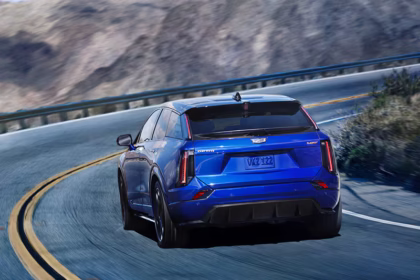 Cadillac Optiq V 2026 Електрична розкіш із запасом ходу 519 км під капотом