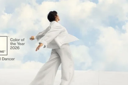 251205 Pantone Kolir Roku Zhurnal Big