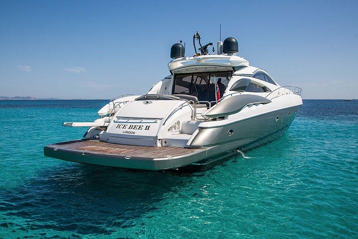 Розкішна інтелігентна яхта