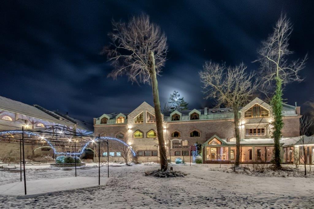 Manor House Termy Zamkowe Вночі