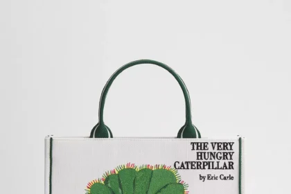 Dior Book Tote Коли Книга Стає Модою