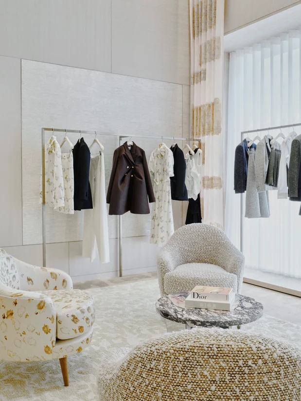 Dior W Осасе